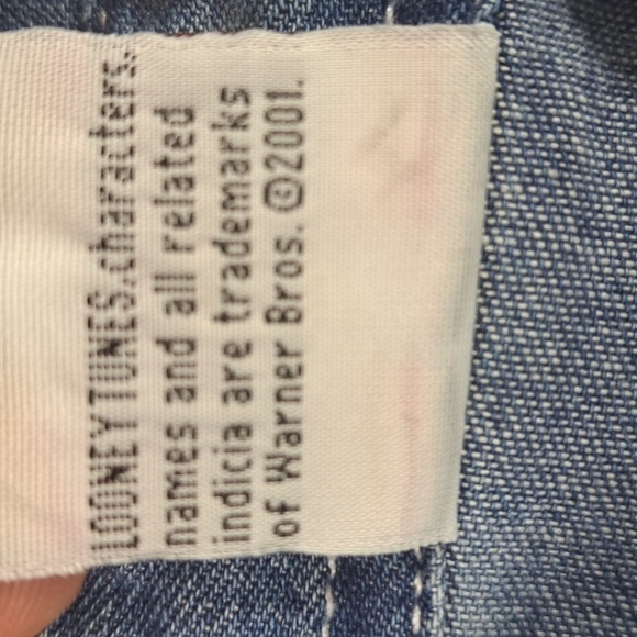 Vintage Y2K NWT Women's Looney Tunes embroidered Pepe Le Pew denim button shirt - Picture 7 of 7